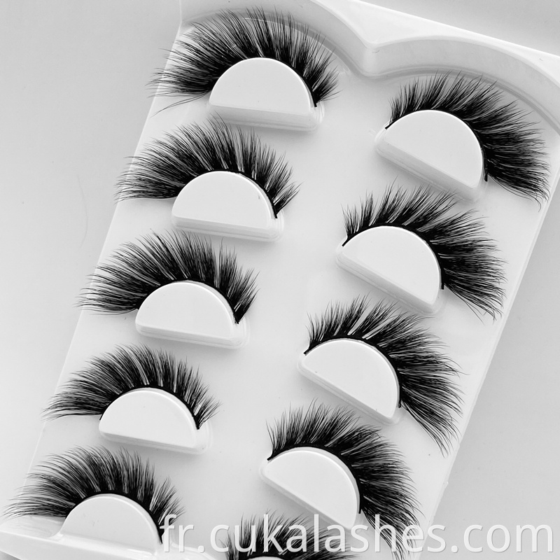 False Lashes Cat Eye